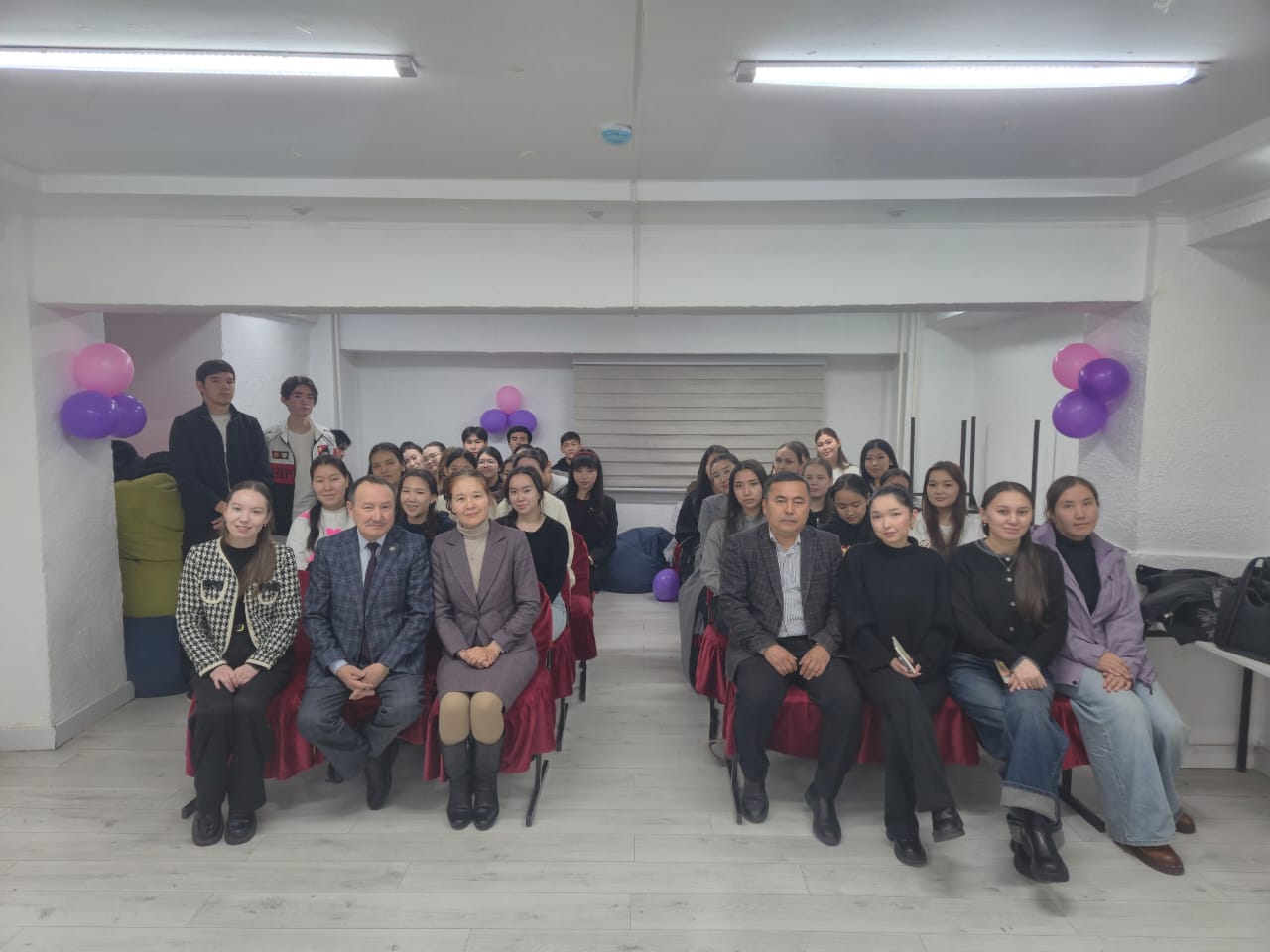 «Заң және ұлттық құндылықтар» тақырыбында дөңгелек үстел